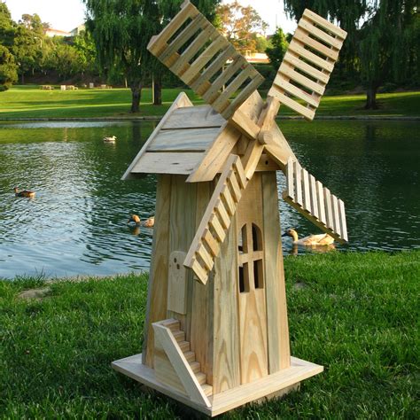 moulin de jardin en bois